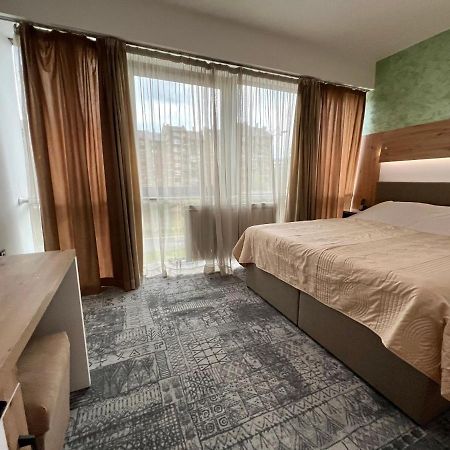 Hotel Brkic Sarajevo Airport - Free Parking Екстериор снимка