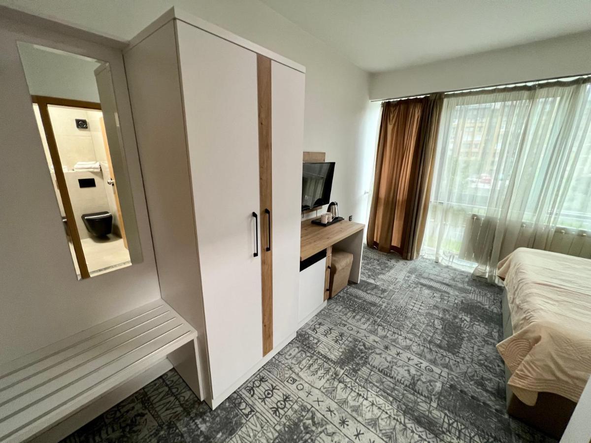 Hotel Brkic Sarajevo Airport - Free Parking Екстериор снимка