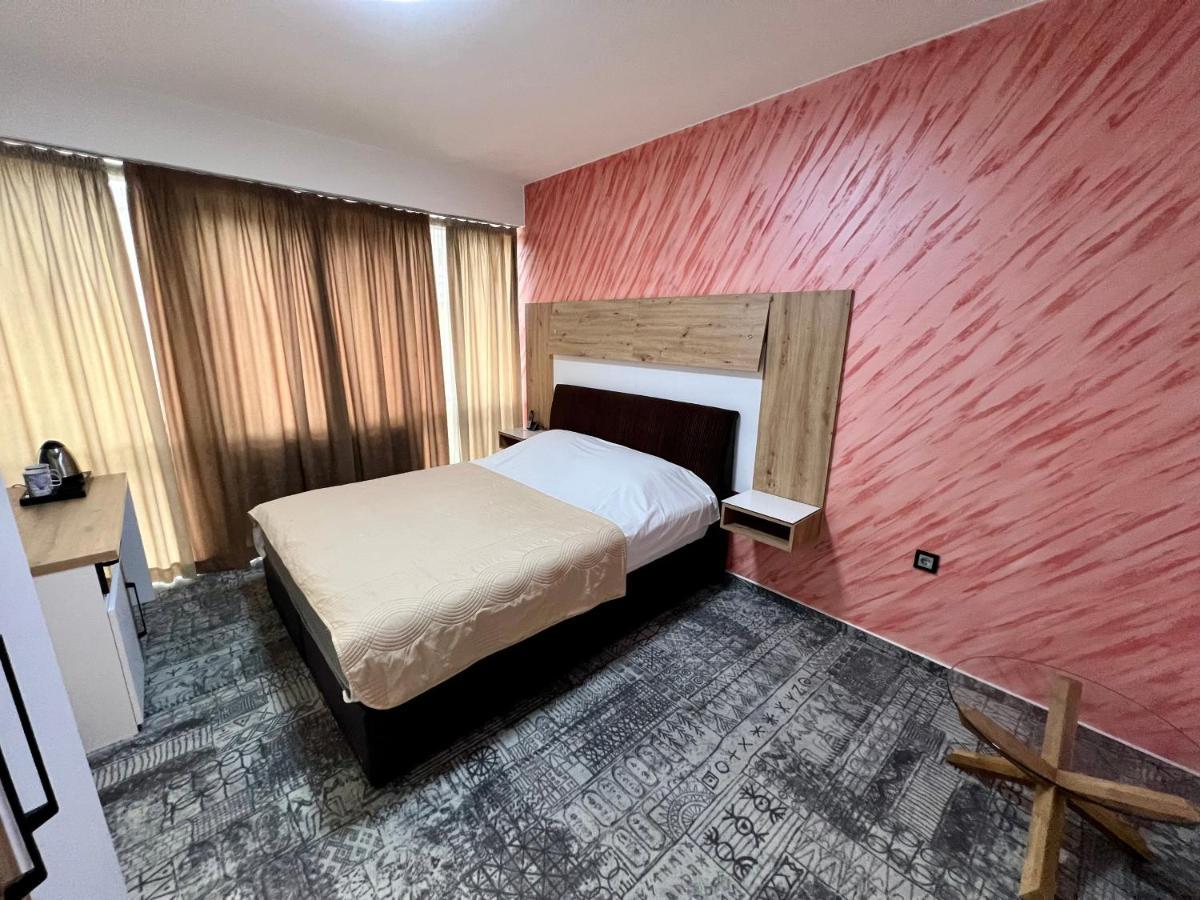Hotel Brkic Sarajevo Airport - Free Parking Екстериор снимка