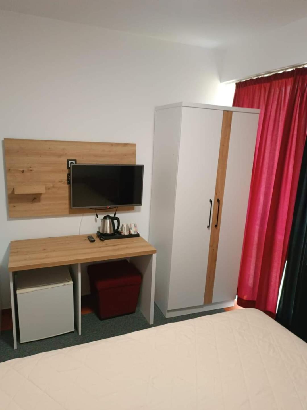 Hotel Brkic Sarajevo Airport - Free Parking Екстериор снимка