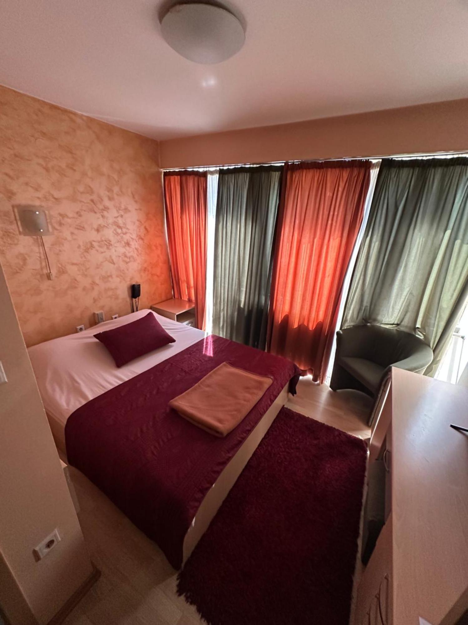 Hotel Brkic Sarajevo Airport - Free Parking Екстериор снимка